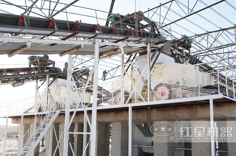 河北時(shí)產(chǎn)700噸二段破碎生產(chǎn)線現(xiàn)場:反擊破 河北時(shí)產(chǎn)700噸二段破碎生產(chǎn)線現(xiàn)場:反擊破