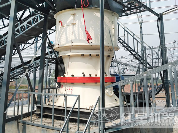 單缸圓錐破碎機(jī)破碎現(xiàn)場(chǎng) 單缸圓錐破碎機(jī)破碎現(xiàn)場(chǎng)