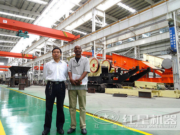 紅星移動(dòng)碎粉機(jī)械設(shè)備廠家 紅星移動(dòng)碎粉機(jī)械設(shè)備廠家