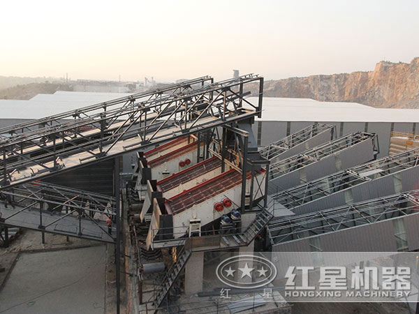 二合一錘式制沙機工作現(xiàn)場圖2 二合一錘式制沙機工作現(xiàn)場圖2