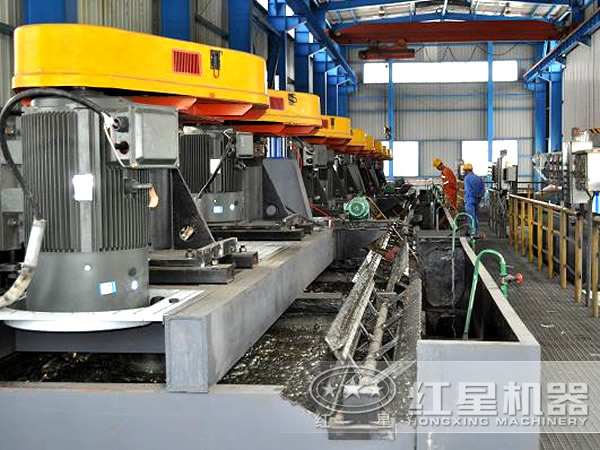 福建鉬礦浮選工作現(xiàn)場 福建鉬礦浮選工作現(xiàn)場