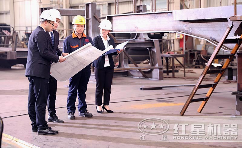 技術(shù)人員為客戶介紹不同制沙機的特點,以及價格分析 技術(shù)人員為客戶介紹不同制沙機的特點,以及價格分析