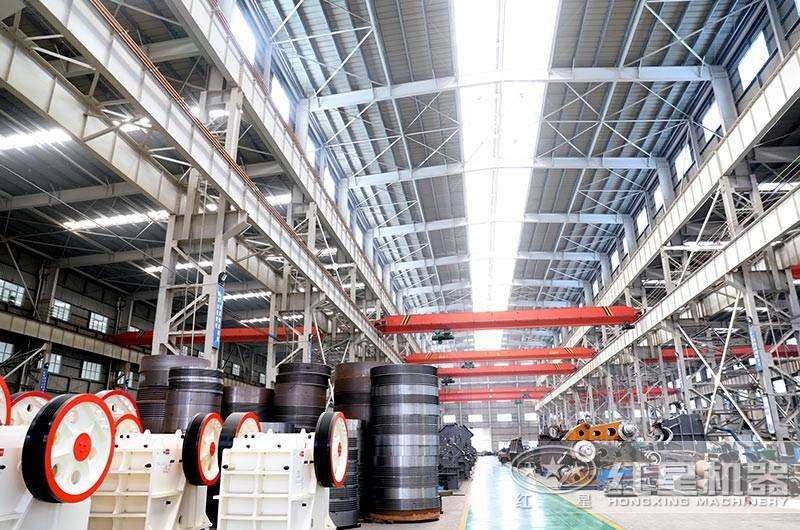 紅星大型設(shè)備生產(chǎn)車(chē)間,保障設(shè)備質(zhì)量 紅星大型設(shè)備生產(chǎn)車(chē)間,保障設(shè)備質(zhì)量