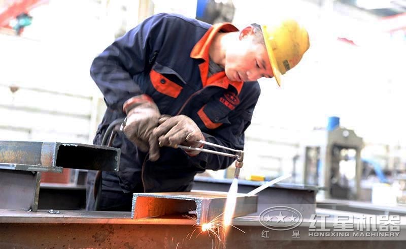 匠心做工，每一道石子移動破碎生產線都嚴謹以待