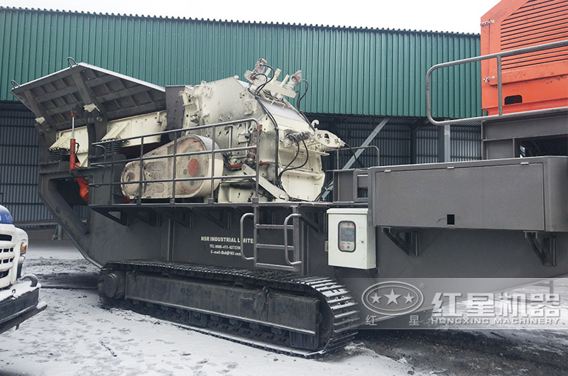 俄羅斯液壓巖石碎石機作業現場 俄羅斯液壓巖石碎石機作業現場