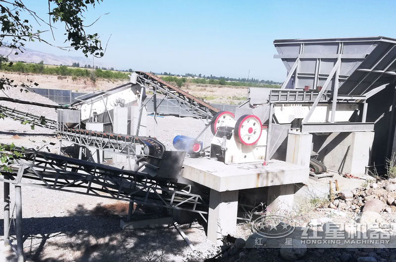 湖北襄陽花崗巖制砂生產線現場 湖北襄陽花崗巖制砂生產線現場
