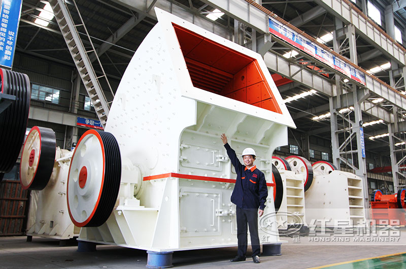 大型重錘式破碎機(jī)圖片 大型重錘式破碎機(jī)圖片