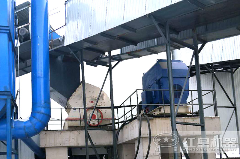 重錘式破碎機工作現場圖 重錘式破碎機工作現場圖