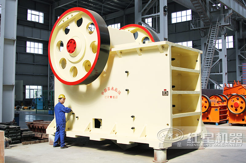 大型石料破碎機(jī)圖片 大型石料破碎機(jī)圖片