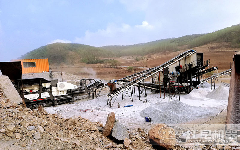 全套流動式破碎設(shè)備現(xiàn)場 全套流動式破碎設(shè)備現(xiàn)場