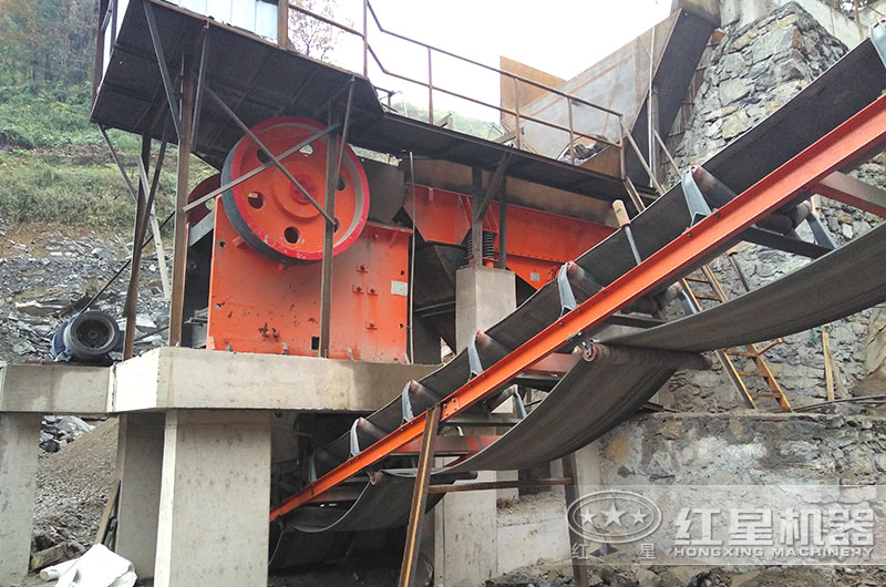 顎式破碎機(jī)工作現(xiàn)場(chǎng)圖片 顎式破碎機(jī)工作現(xiàn)場(chǎng)圖片