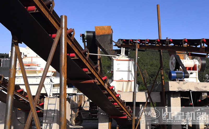 大型砂石破碎機現(xiàn)場 大型砂石破碎機現(xiàn)場