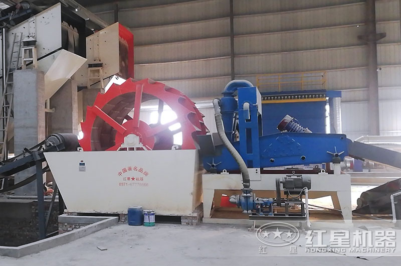 時產(chǎn)200噸左右大中型洗砂機現(xiàn)場 時產(chǎn)200噸左右大中型洗砂機現(xiàn)場