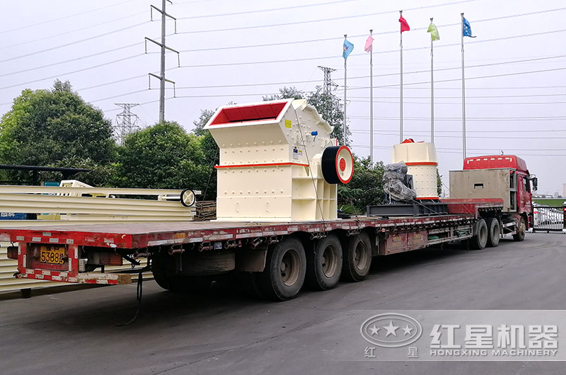 1414箱式破碎機設備發(fā)貨現(xiàn)場 1414箱式破碎機設備發(fā)貨現(xiàn)場