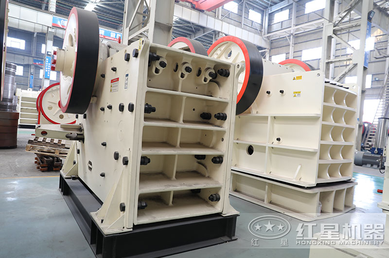 歐版顎式破碎機(楔塊式調節出料) 歐版顎式破碎機(楔塊式調節出料)