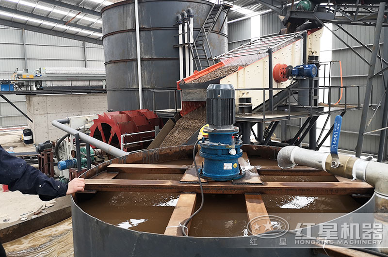 洗砂機生產現場,建設沉淀池 洗砂機生產現場,建設沉淀池