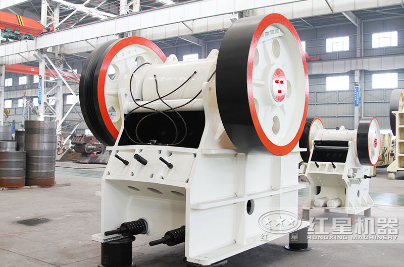 歐版顎式破碎機(jī),粗碎破碎比大 歐版顎式破碎機(jī),粗碎破碎比大