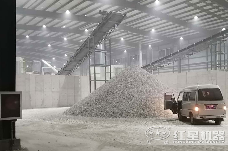 石頭打砂生產(chǎn)現(xiàn)場(chǎng)實(shí)拍 石頭打砂生產(chǎn)現(xiàn)場(chǎng)實(shí)拍