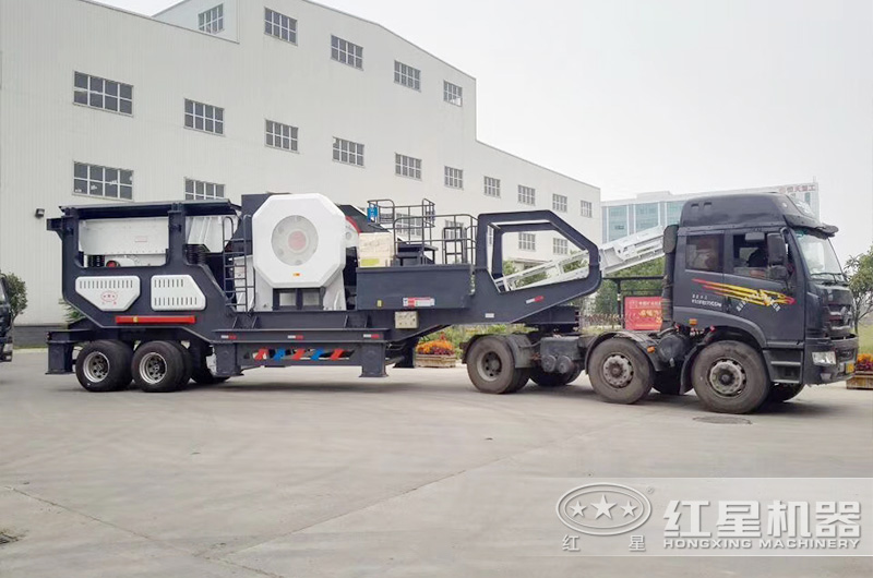 移動(dòng)破碎機(jī)發(fā)貨現(xiàn)場(chǎng) 移動(dòng)破碎機(jī)發(fā)貨現(xiàn)場(chǎng)