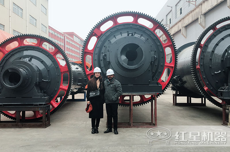 客戶(hù)來(lái)廠(chǎng)考察球磨機(jī)設(shè)備 客戶(hù)來(lái)廠(chǎng)考察球磨機(jī)設(shè)備