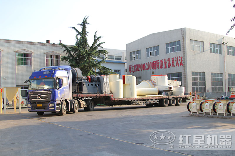 小型高嶺土雷蒙磨粉機發貨現場 小型高嶺土雷蒙磨粉機發貨現場