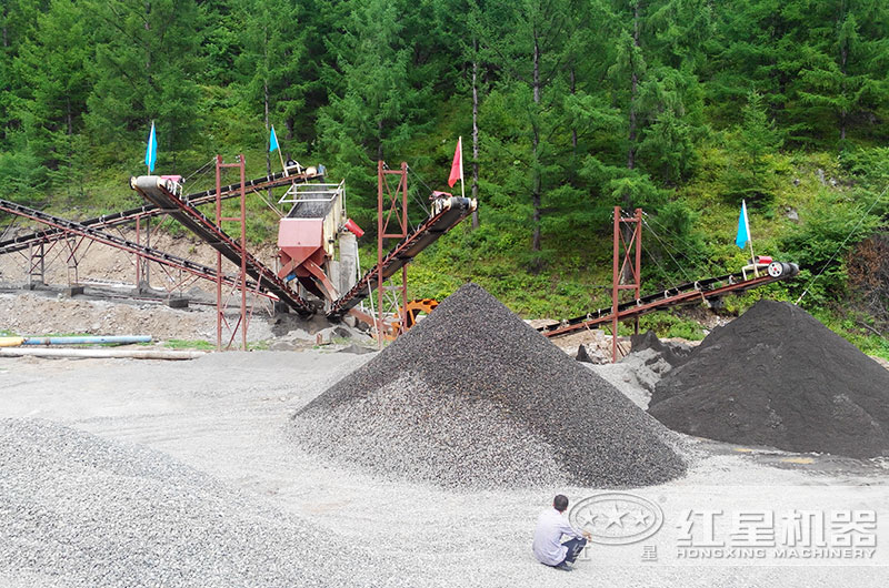 人工制砂現(xiàn)場(chǎng) 人工制砂現(xiàn)場(chǎng)